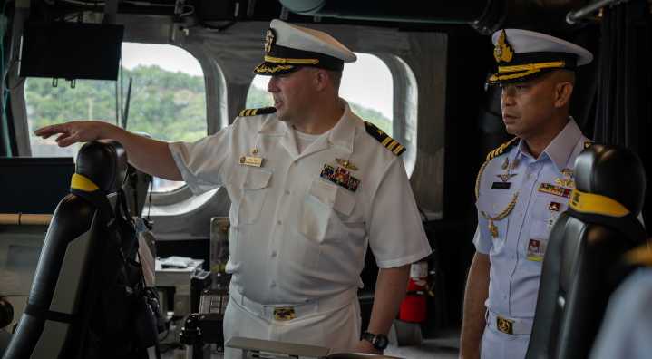 Navy relieves commander of littoral combat ship on deployment