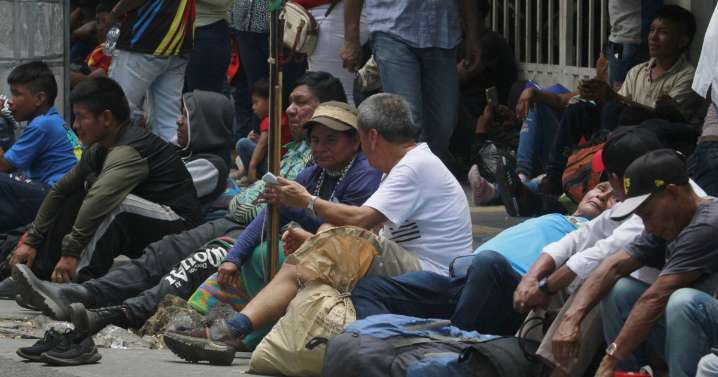 Centenares de indígenas de Colombia piden protección ante amenazas de grupos armados