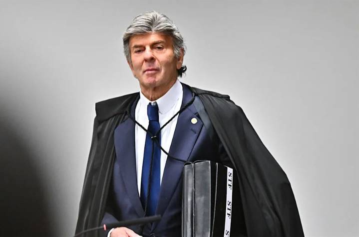 Uno de los jueces abre una brecha al absolver a Bolsonaro del intento de golpe
