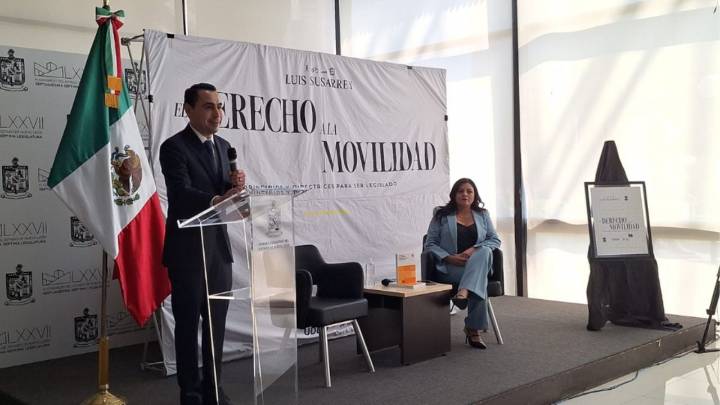Luis Susarrey presenta libro sobre el 'Derecho a la Movilidad' en el Congreso de NL