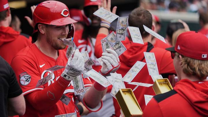Reds beat Padres 4
