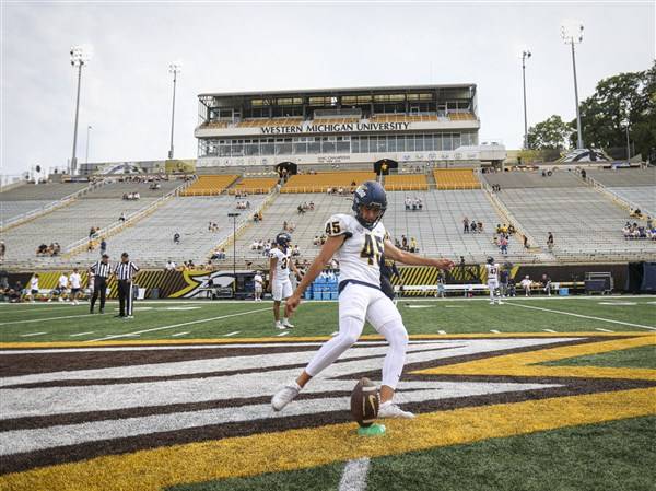 Photo Gallery: UT vs. Western Michigan football