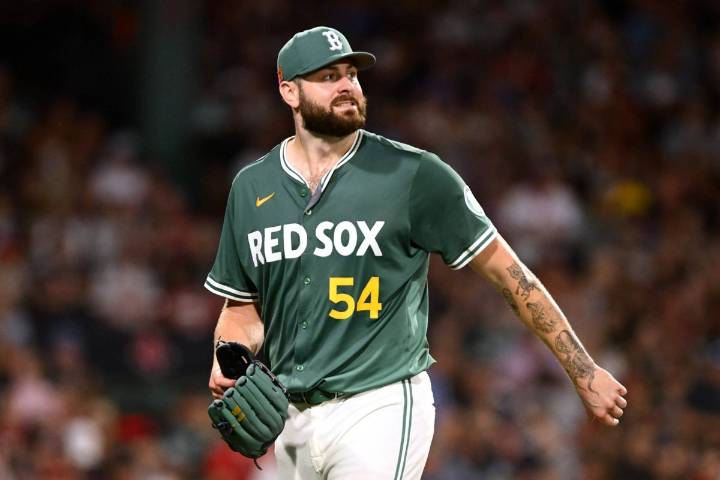 Red Sox's Lucas Giolito to miss Wild Card Series vs. Yankees with elbow issues