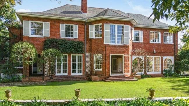 Historic Rose Bay estate fetches $45.1m in fierce bidding war to set new Australian auction benchmark