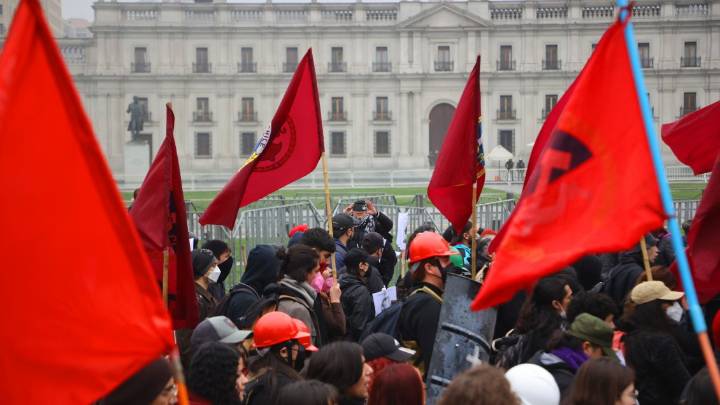Romería a 52 años del golpe: Masiva marcha recuerda a víctimas de la dictadura