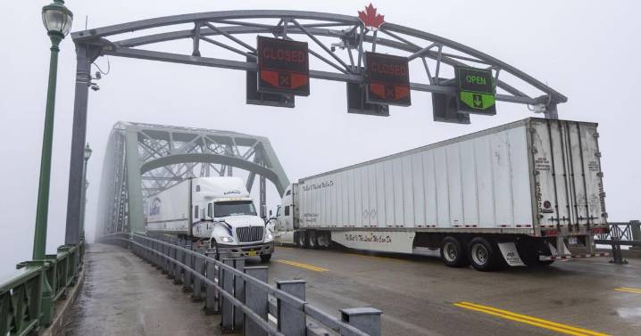 System outage causes delays in Canada-bound commercial traffic at Niagara border crossings