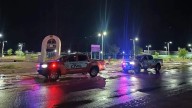 Tormenta nocturna en Chihuahua capital deja árboles caídos, autos varados e inundaciones menores