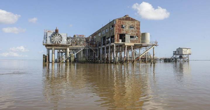 Louisiana fails to track 879 abandoned oil platforms
