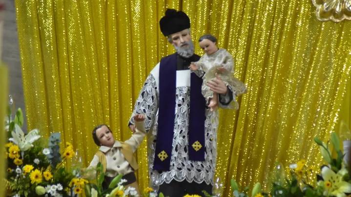 Tradición y fe unen el barrio de San Vicente, cientos de familias que celebraron a este santo