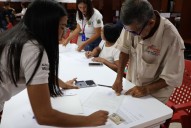Familias valencianas recibieron títulos de tierras en Parroquia Miguel Peña