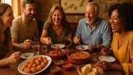 Ropa vieja, garbanzas y croquetas: el menú del "guachinche" Islas Canarias que triunfa en Estados Unidos