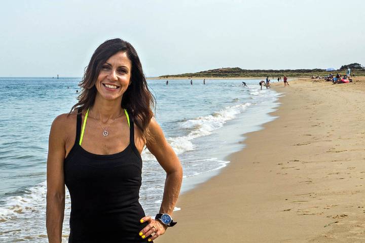 Una histórica presentadora de BBC sorprendió a todos al aparecer desnuda en su cuenta de Instagram (VIDEO)