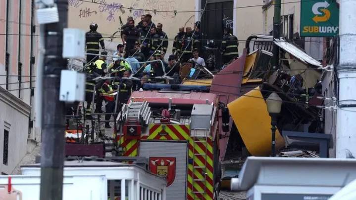 Accidente de funicular dejó 15 muertos y 18 heridos en Portugal: así quedó el ferrocarril tras la tragedia [FOTOS]
