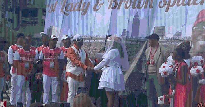 Just married: Browns fans tie the knot in Muni Lot during season opener