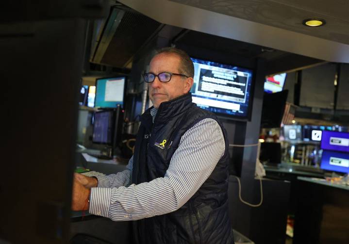 Wall Street mostly higher ahead of retail sales data and Wednesday’s Fed interest rate decision