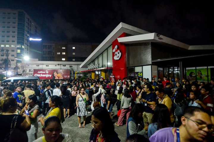 Strong 6.9 magnitude earthquake strikes central Philippines