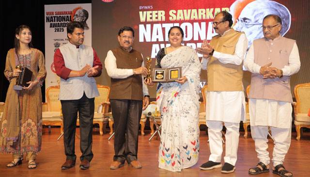 Mangalorean author Reshel Bretny Fernandes honoured with Veer Savarkar National Award