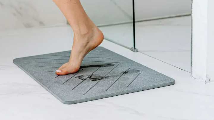 Adiós a las alfombras de baño tradicionales: esta es la nueva tendencia que crece día a día