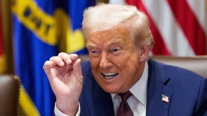Trump declara a Antifa como "organización terrorista" y celebra el despido del cómico Jimmy Kimmel