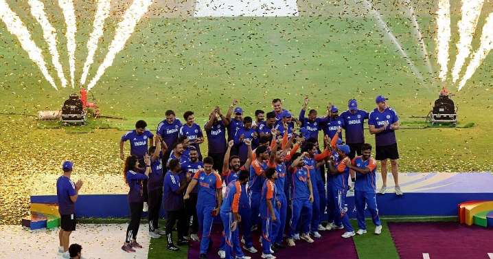 2 presenters, 'flight' send off, no trophy: Asia Cup final drama