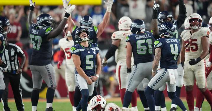 Jason Myers boots 52-yard FG on final play, lifting Seahawks to 23