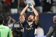 Deadspin | Thomas Muller hat trick leads Vancouver in rout of Philadelphia