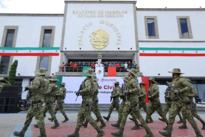 Más de mil participan en Desfile de Independencia de Ecatepec