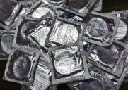 Cofepris alerta por condones falsificados