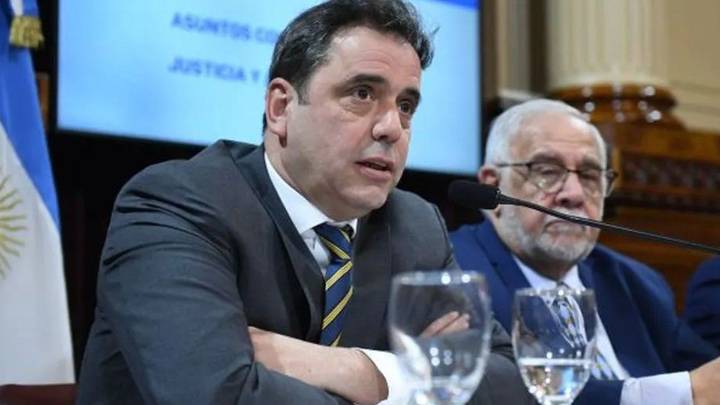 Tras asumir como ministro de Interior, Lisandro Catalán espera una victoria de LLA en octubre