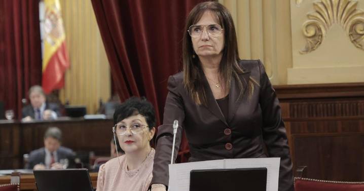 Vox redobla su fobia al catalán y pretende fulminar el decreto de mínimos