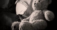 Murió el menor de 4 años que fue golpeado por su padrastro en Medellín