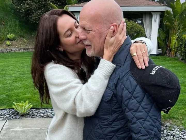 La esposa de Bruce Willis reveló la desgarradora razón para alejarlo de su familia y sí… es imposible no llorar