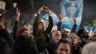 Una multitud fue a saludar a Cristina al cumplirse tres años del intento de magnicidio