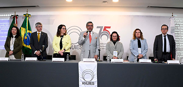 Autonomía, indispensable para que las universidades públicas generen y defiendan el conocimiento: Lee