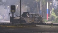 Manifestaciones terminaron con auto quemado y persona en situación de calle baleada en Recoleta