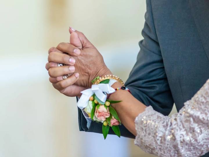 Groom collapses and dies during wedding dance with bride