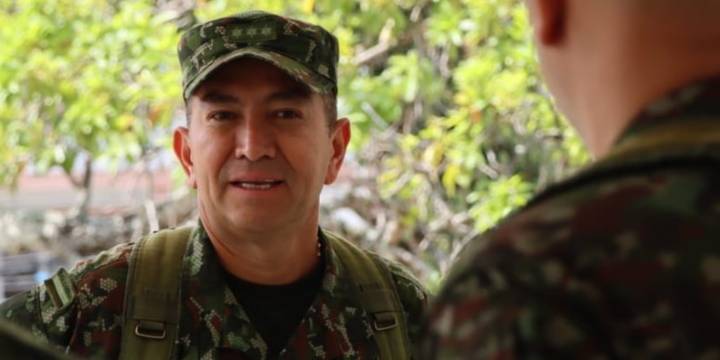Gustavo Petro retiró al inspector de las Fuerzas Militares por presuntos nexos con el narcotráfico
