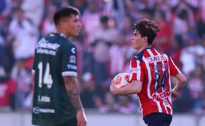Chivas derrota a León en partido amistoso; se prepara para el Clásico Nacional