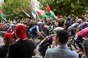 Protests against Israeli team divide Vuelta and scare riders