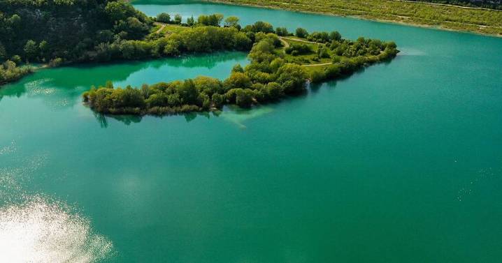 The beautiful lake an hour outside London that looks more like the Mediterranean