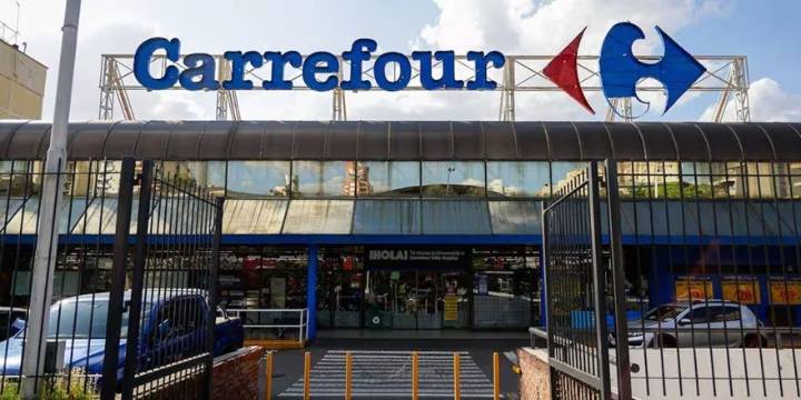 Quedaron 4 candidatos para comprar los súper de Carrefour