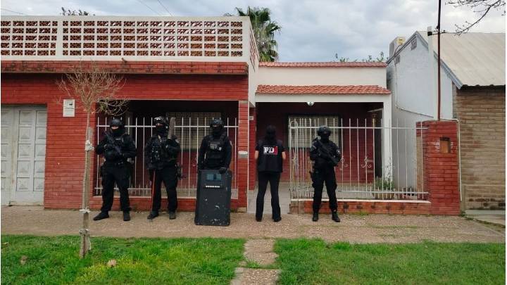 Detuvieron a un hombre en Santo Tomé sospechado de pedir préstamos bancarios con tarjetas de crédito