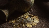 Everyday People Who Became Filthy Rich From Shipwreck Treasure