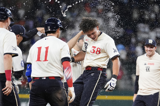 Rangers superan en 12 innings a Astros, líderes del Oeste de la Americana, y se acercan a playoffs