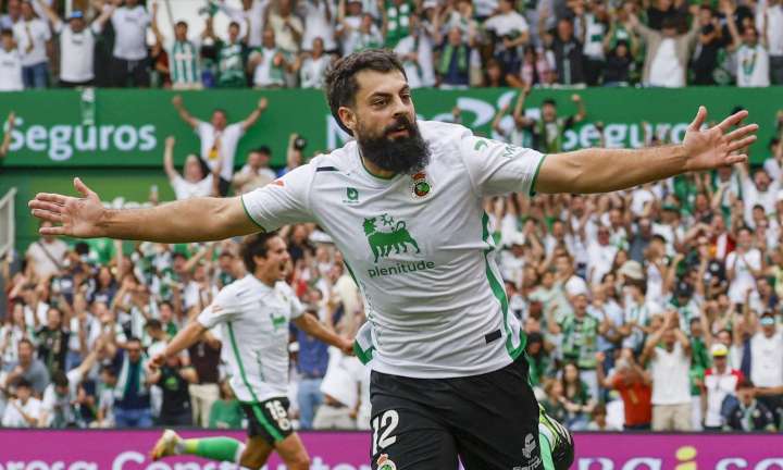 Villalibre dice sí a jugar en el Racing en Primera