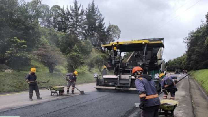 El Invías realiza actualmente mantenimiento en algunos tramos de la vía Briceño
