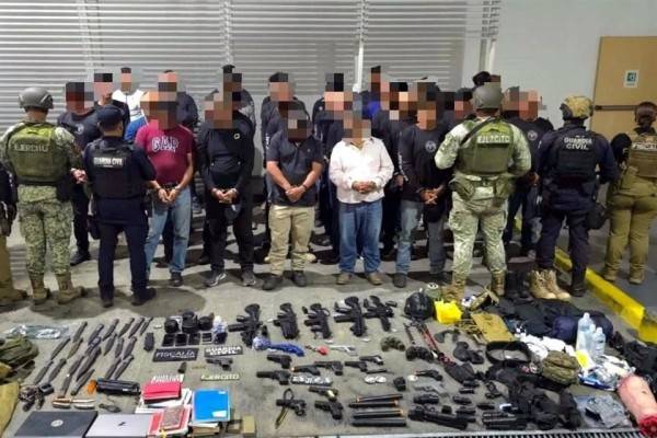 Detienen a 38 'guardias' de la Luz del Mundo en Michoacán