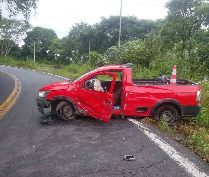 CHOCÓ EN SU TORNADO CONTRA MONTÍCULO DE TIERRA