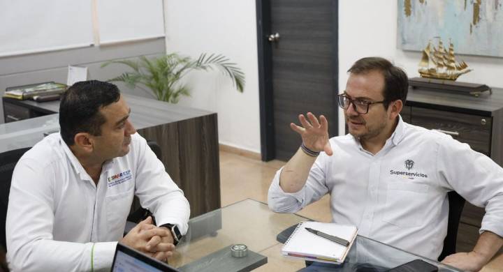 Superservicios apuesta por una planta desalinizadora para solucionar crisis de agua El Superintendente realizó una visita para hacer seguimiento a la Essmar, actualmente intervenida.