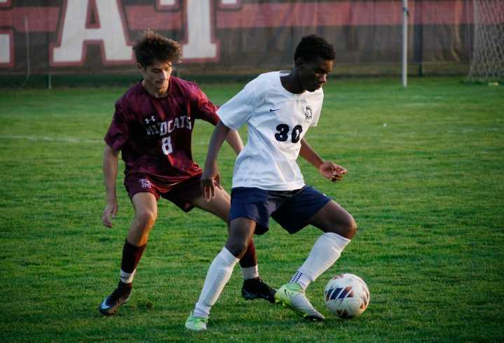 Folk, Ymonnice strike early for Chambersburg boys soccer in win over Mechanicsburg